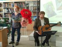 В Дмитровской центральной межпоселенческой библиотеке прошла детская музыкально-поэтическая программа «На крылышках шмелей»
